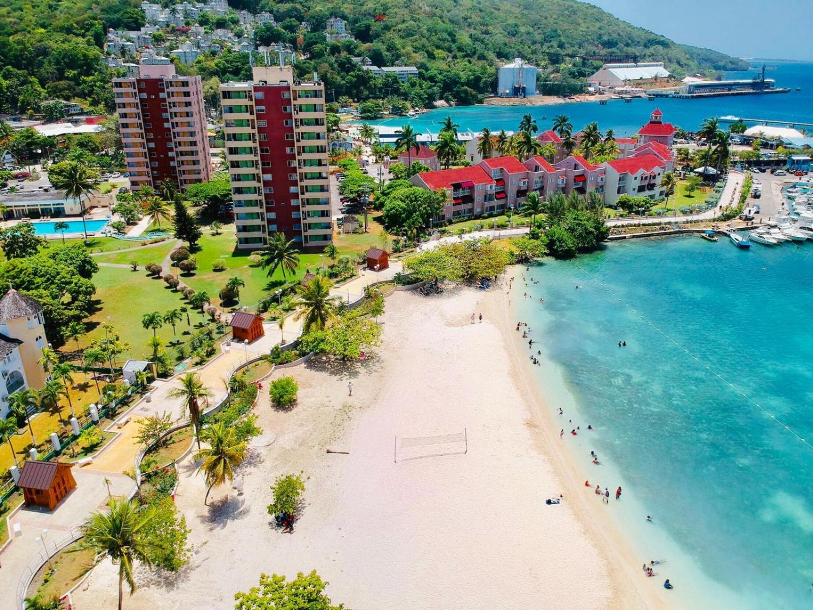 Beach Penthouse A25 Sandcastles Ocho Rios Buitenkant foto