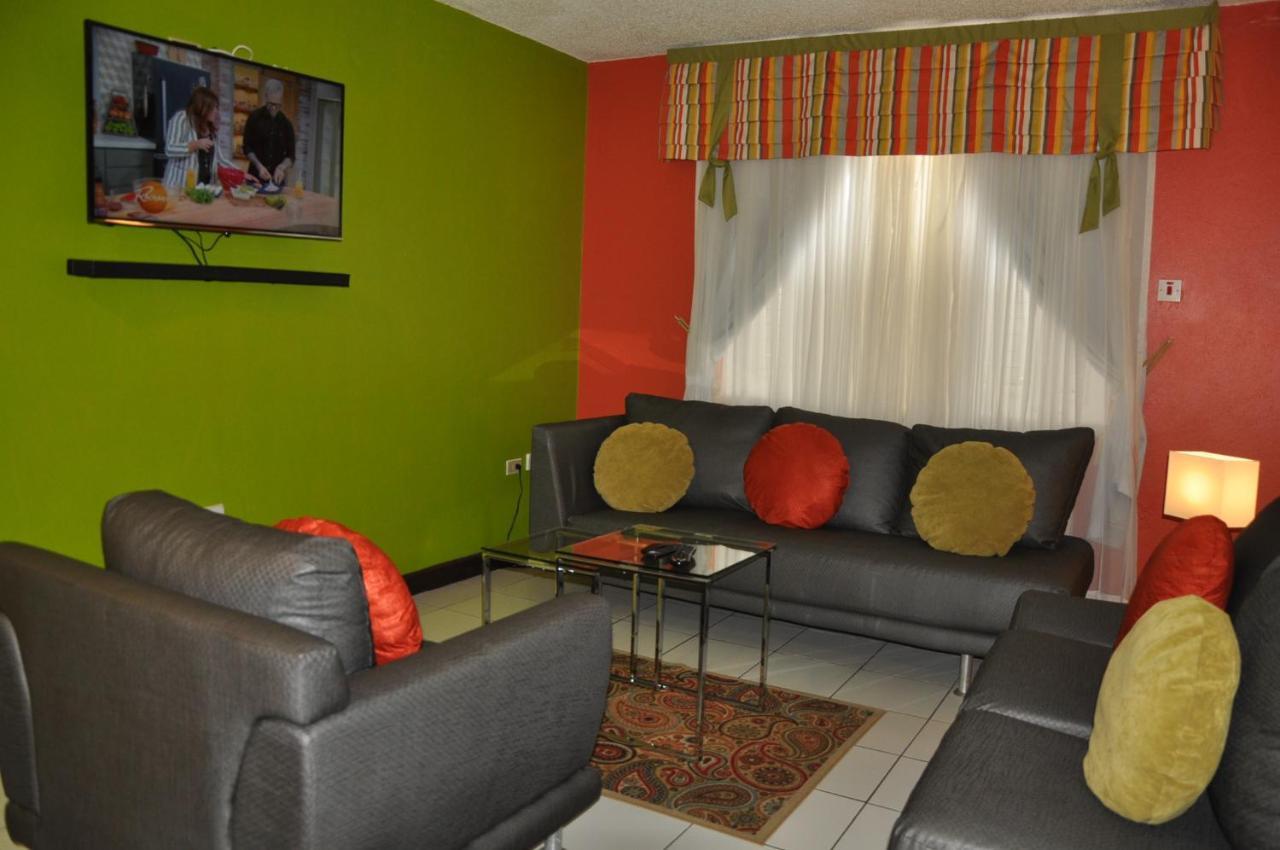 Beach Penthouse A25 Sandcastles Ocho Rios Buitenkant foto