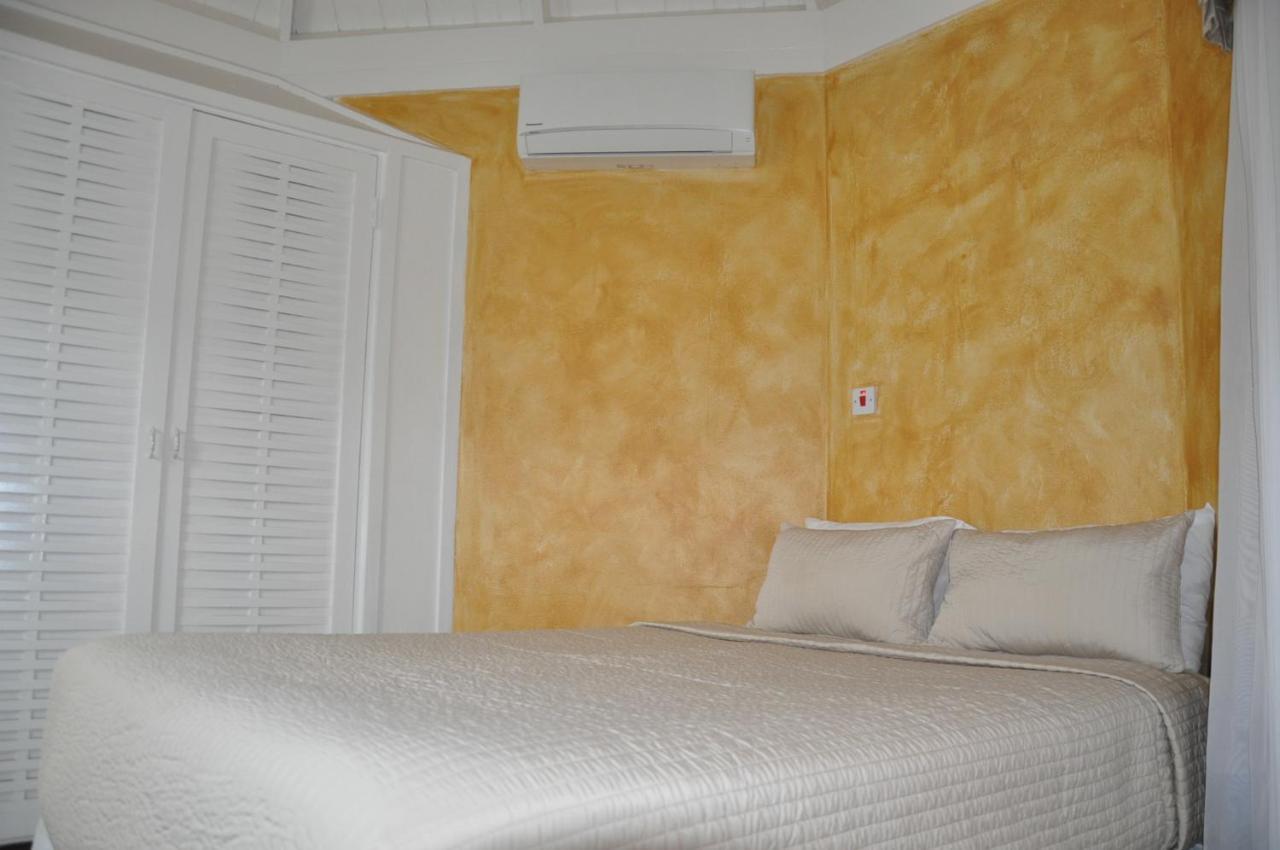 Beach Penthouse A25 Sandcastles Ocho Rios Buitenkant foto
